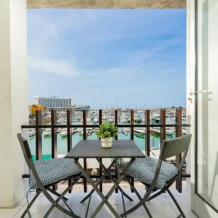 Apartment Marina Views *